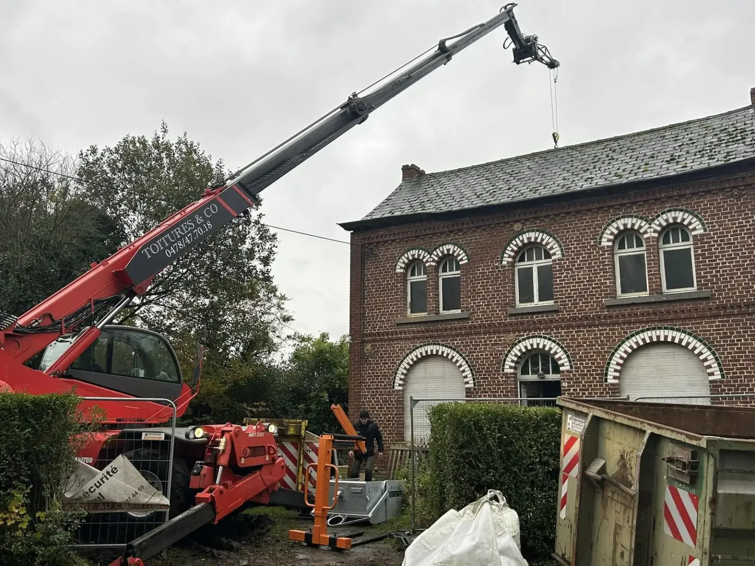 TOITURES & CO SRL 211