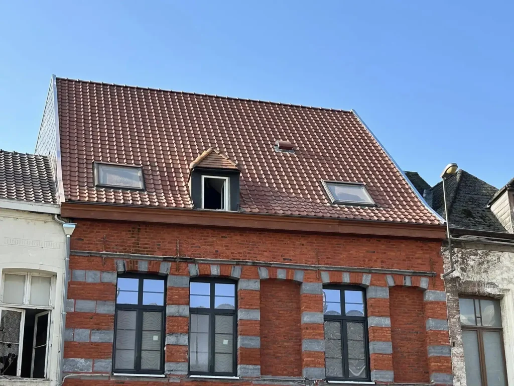 TOITURES & CO SRL 254