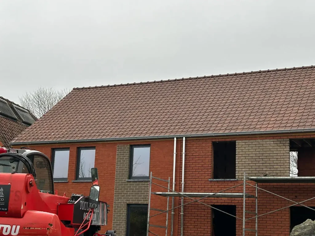 TOITURES & CO SRL 50